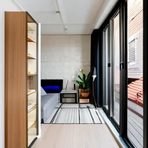 Как подобрать материалы для поэтапного обновления квартиры